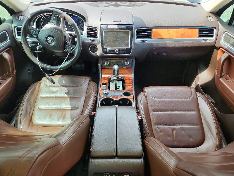 2011 Volkswagen Touareg VIN WVGFF9BP4BD005930 COPART salvage auction — WATER/FLOOD, NJ - CERT OF TITLE-SALVAGE FLOOD, sold $375 on 2026-08-11 (photo 8)