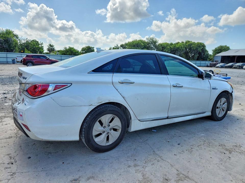 2015 Hyundai VIN KMHEC4A47FA123895 COPART salvage auction — MECHANICAL, Mt - Certificate Of Title, sold $325 on 2026-07-28 (photo 3)