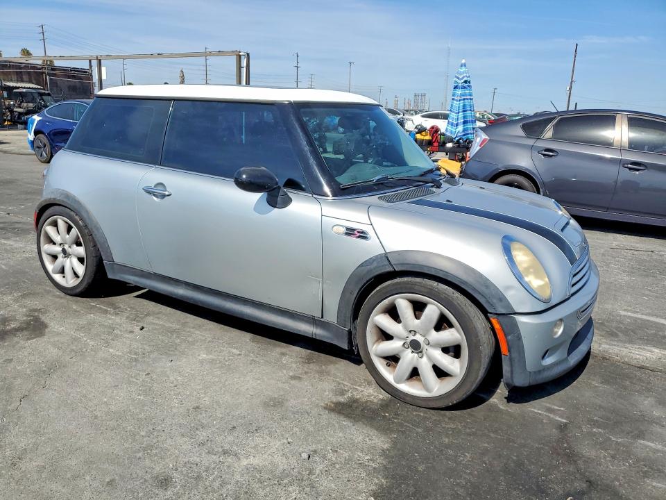 2002 Mini Cooper VIN WMWRE33482TD56996 COPART salvage auction — REAR END, CA - SALVAGE CERTIFICATE, sold $400 on 2026-08-07 (photo 4)
