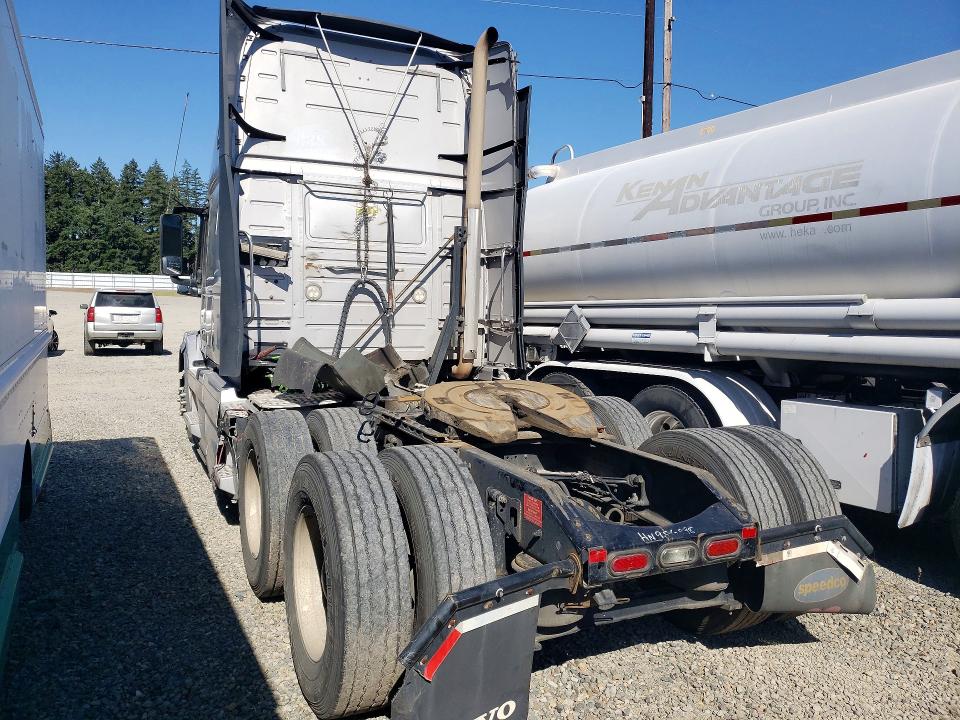 2017 Volvo Vn VIN 4V4NC9EH1HN986898 COPART salvage auction — MECHANICAL, Va - Certificate Of Title, sold $7,000 on 2026-09-15 (photo 2)