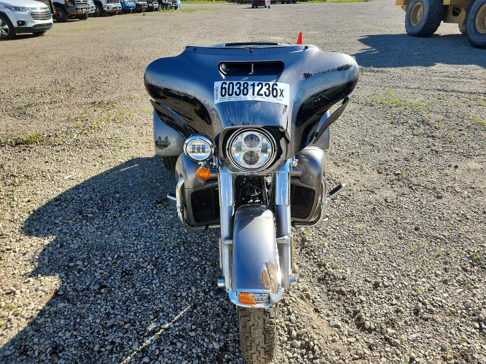 2017 Harley-davidson Flhtcutg VIN 1HD1MAD14HB856286 COPART salvage auction — ALL OVER, ND - CERT OF TITLE - SALVAGE VEHICL, sold $7,300 on 2026-08-27 (photo 2)