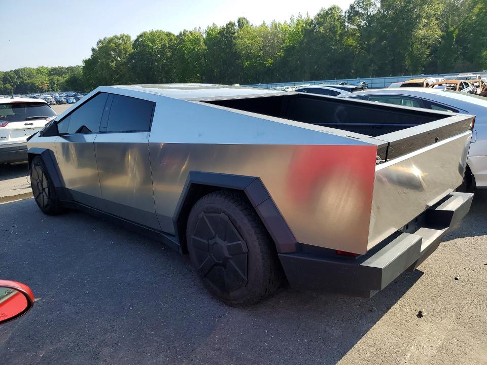 2024 Tesla Cybertruck VIN 7G2CEHED7RA012292 COPART salvage auction — SIDE, Nj - Cert Of Title-Salvage, sold $6,000 on 2026-07-28 (photo 2)