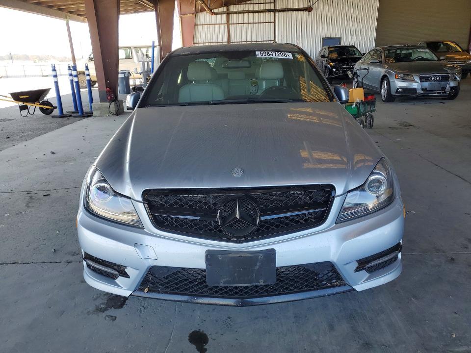 2013 Mercedes-benz C-klasse VIN WDDGF4HB2DA873717 COPART salvage auction — MINOR DENT/SCRATCHES, Ca - Dis/Dlr/Exp Only Clean Title, sold $1,000 on 2026-07-16 (photo 5)