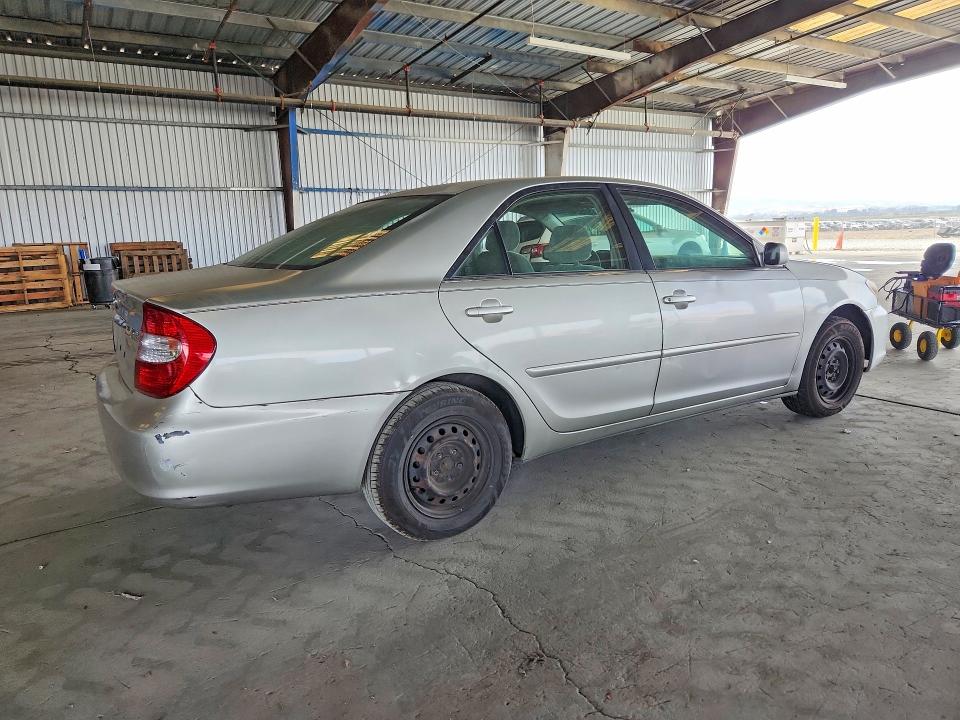 2002 Toyota Camry VIN JTDBE32K720057471 COPART salvage auction — MINOR DENT/SCRATCHES, CA - DIS/DLR/EXP ONLY CLEAN TITLE, sold $375 on 2026-07-30 (photo 3)