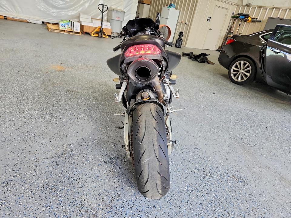 2004 Honda Cbr1000 VIN JH2SC57044M005081 COPART salvage auction — MINOR DENT/SCRATCHES, NC - DEALER ONLY CLEAN TITLE, sold $1,950 on 2026-07-14 (photo 4)