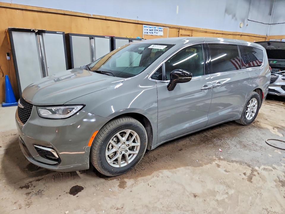 2025 Chrysler Pacifica VIN 2C4RC1BG6SR556501 COPART salvage auction — MINOR DENT/SCRATCHES, GA - CERTIFICATE OF TITLE, sold $21,100 on 2026-07-27 (photo 1)