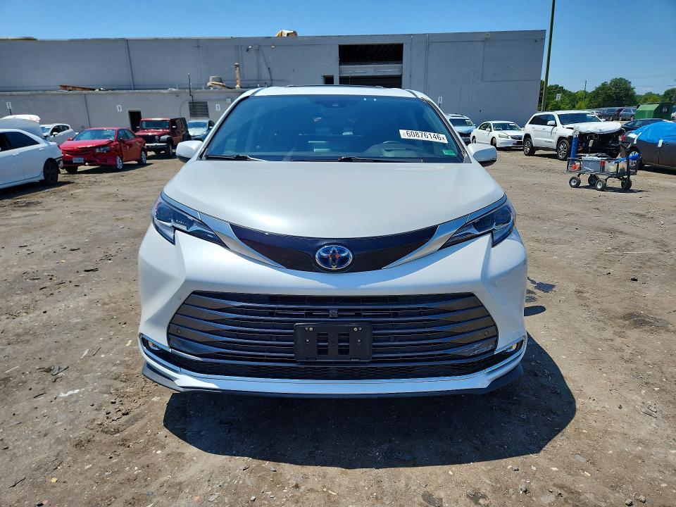 2022 Toyota Sienna VIN 5TDESKFC4NS060915 COPART salvage auction — REAR END, Va - Cert Of Title - Salvage, sold $16,800 on 2026-07-29 (photo 5)