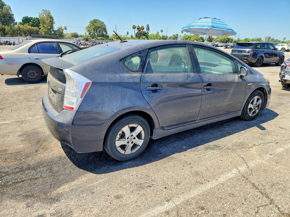 2011 Toyota Prius VIN JTDKN3DU2B0257737 COPART salvage auction — MECHANICAL, Ca - Dis/Dlr/Exp Only Clean Title, sold $450 on 2026-07-31 (photo 3)