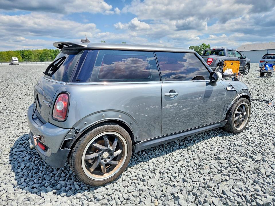 2007 Mini Cooper VIN WMWMF73557TT82161 COPART salvage auction — FRONT END, Oh - Cert Of Title-Salvage, sold $500 on 2026-08-06 (photo 3)