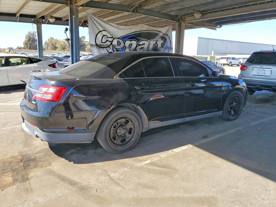 2015 Ford Taurus VIN 1FAHP2MK8FG163782 COPART salvage auction — MINOR DENT/SCRATCHES, Ca - Dis/Dlr/Exp Only Clean Title, sold $300 on 2026-07-30 (photo 3)