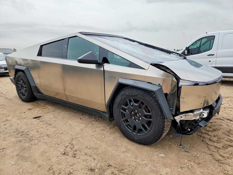 2024 Tesla Cybertruck VIN 7G2CEHEE7RA019624 COPART salvage auction — FRONT END, Tx - Salvage Vehicle Title, sold $21,600 on 2026-07-21 (photo 4)