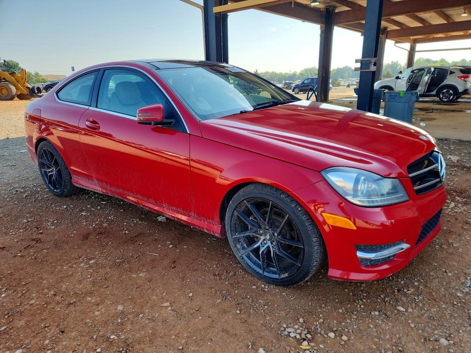 2015 Mercedes-benz VIN WDDGJ4HB9FG363945 COPART salvage auction — MINOR DENT/SCRATCHES, AL - CERTIFICATE OF TITLE (P), sold $4,500 on 2026-07-29 (photo 4)
