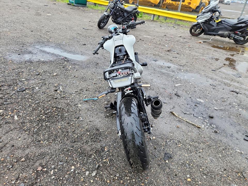 2022 Husqvarna Svartpilen VIN MD2JUJ403NC203490 COPART salvage auction — VANDALISM, PA - CERT OF SALVAGE-THEFT, sold $35 on 2026-07-16 (photo 4)