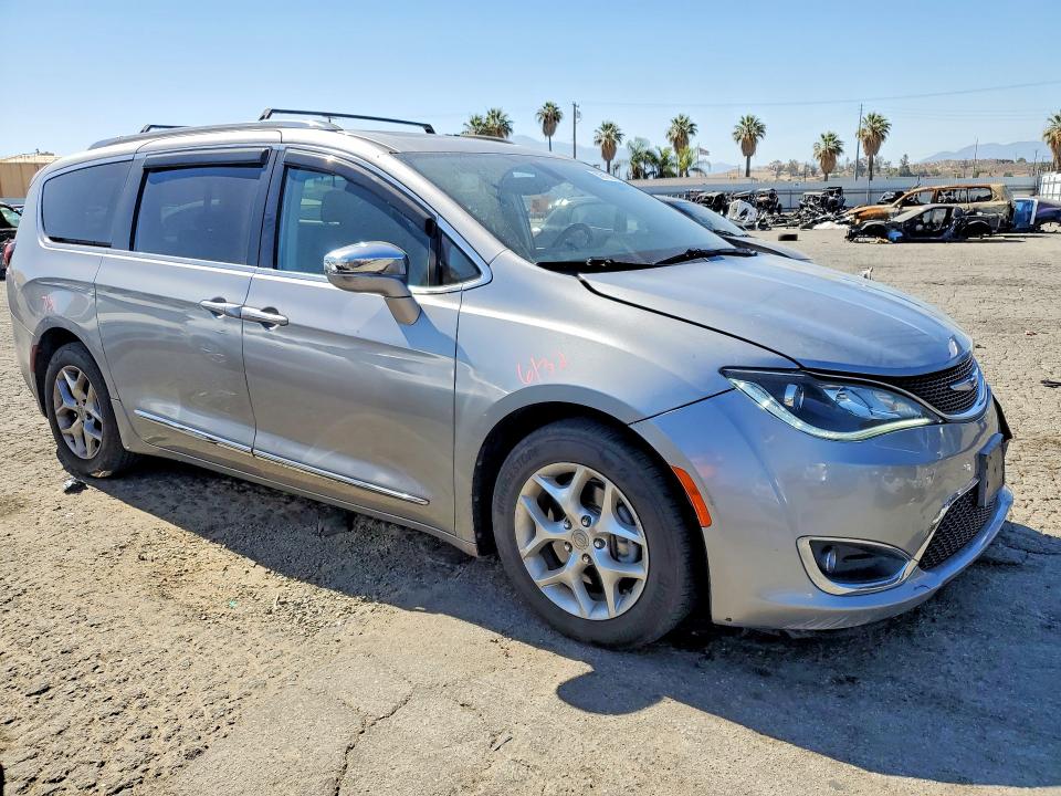 2020 Chrysler Pacifica VIN 2C4RC1GG8LR114507 COPART salvage auction — FRONT END, Salvage Title, sold $2,400 on 2026-07-23 (photo 3)