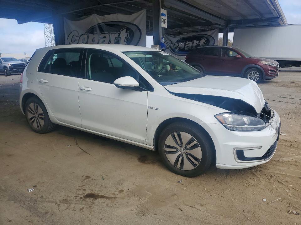 2017 Volkswagen Golf VIN WVWKR7AU2HW953701 COPART salvage auction — FRONT END, CA - SALVAGE CERTIFICATE, sold $3,300 on 2026-07-23 (photo 4)