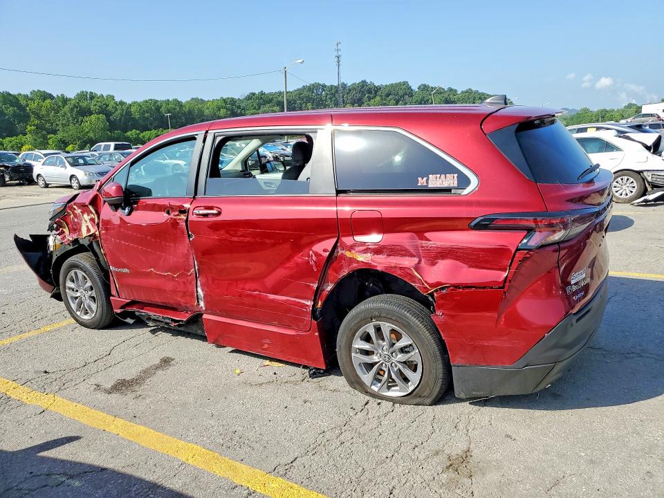 2025 Toyota Sienna VIN 5TDYRKEC3SS243275 COPART salvage auction — SIDE, Oh - Cert Of Title-Salvage, sold $5,300 on 2026-07-30 (photo 2)