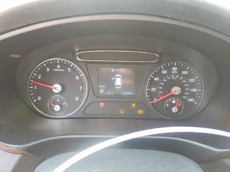 2020 Kia Sorento VIN 5XYPG4A36LG633174 COPART salvage auction — WATER/FLOOD, PA - CERT OF SALVAGE-W=FLOOD VEH, sold $1,900 on 2026-07-31 (photo 9)