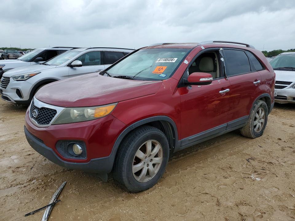 2011 Kia Sorento VIN 5XYKT4A1XBG041151 COPART salvage auction — MINOR DENT/SCRATCHES, Tx - Certificate Of Title, sold $925 on 2026-07-30 (photo 1)