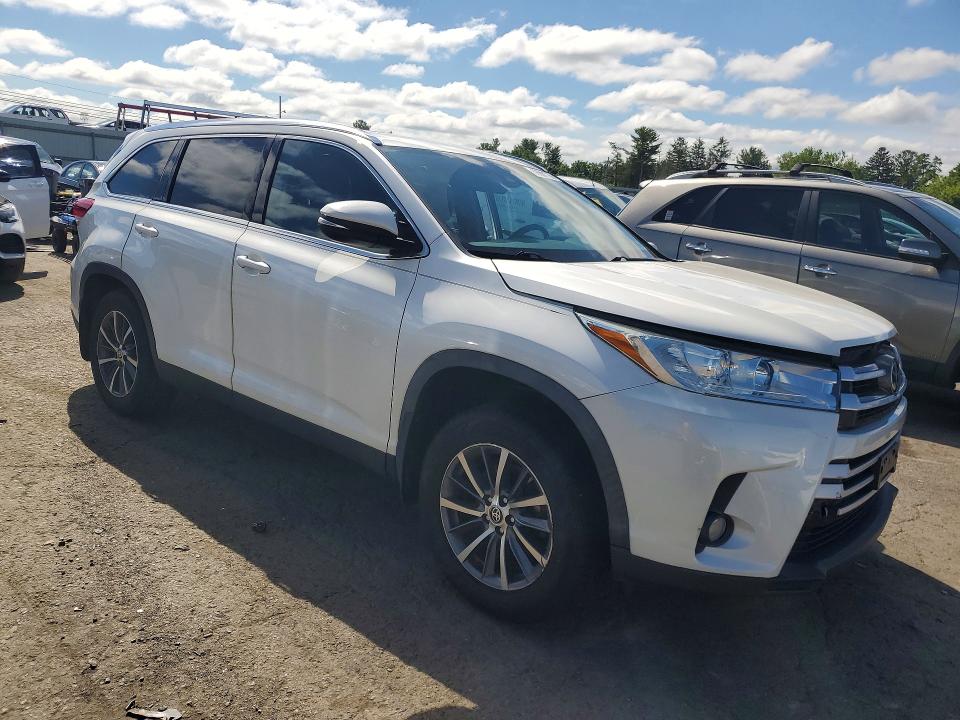 2019 Toyota Highlander VIN 5TDJZRFH3KS745031 COPART salvage auction — SIDE, Pa - Certificate Of Salvage, sold $9,000 on 2026-07-17 (photo 4)