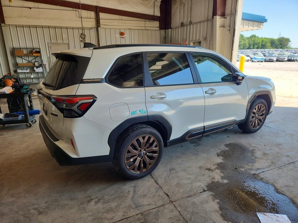 2025 Subaru Forester VIN JF2SLDHC7SH547388 COPART salvage auction — SIDE, Wi - Cert Of Title-Claim Paid, sold $8,700 on 2026-07-20 (photo 3)