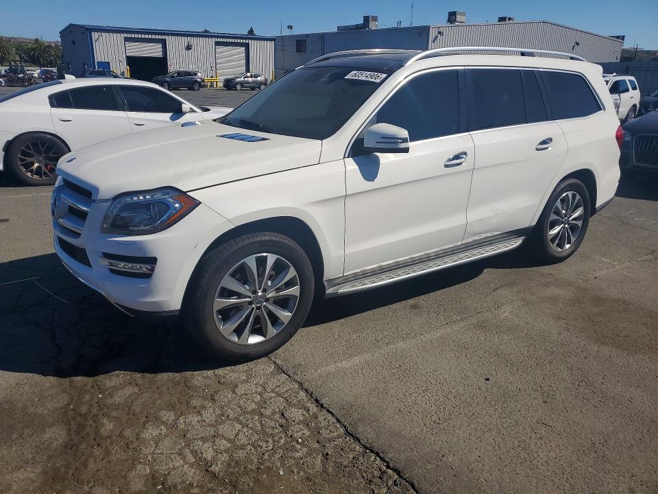 2015 Mercedes-benz VIN 4JGDF6EE8FA475689 COPART salvage auction — MINOR DENT/SCRATCHES, Ca - Dis/Dlr/Exp Only Clean Title, sold $2,000 on 2026-07-22 (photo 1)
