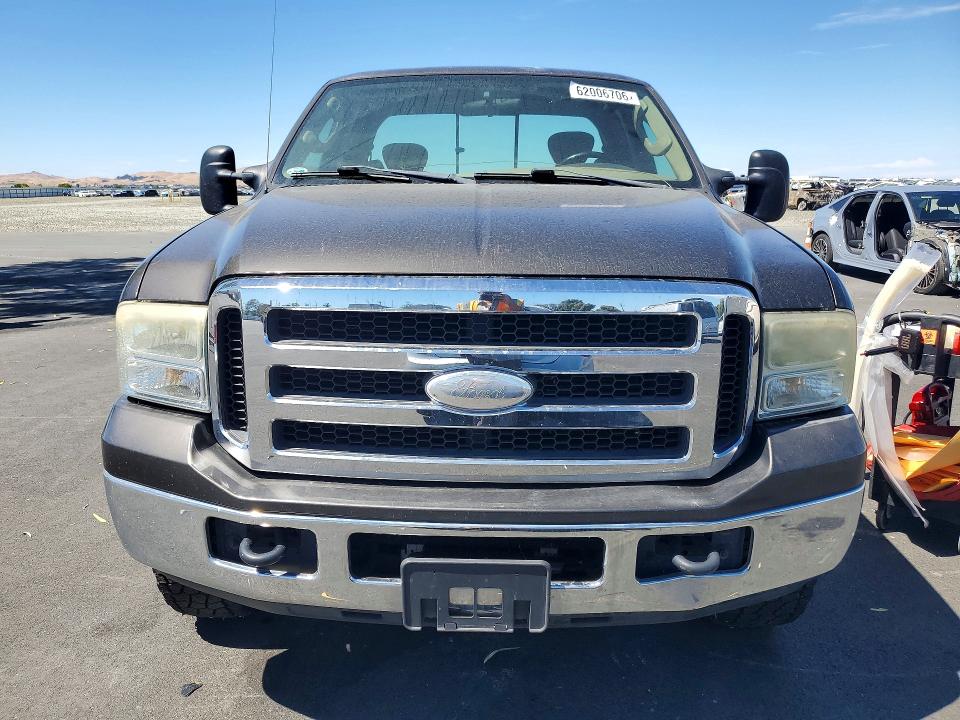2005 Ford F-250 super duty VIN 1FTSX21P05EB21584 COPART salvage auction — MECHANICAL, Ca - Dis/Dlr/Exp Only Clean Title, sold $2,877 on 2026-07-28 (photo 5)