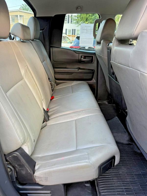 2017 Toyota Tundra VIN 5TFCY5F14HX021388 COPART salvage auction — MINOR DENT/SCRATCHES, Vt - Certificate Of Title (P), sold $9,400 on 2026-07-21 (photo 6)