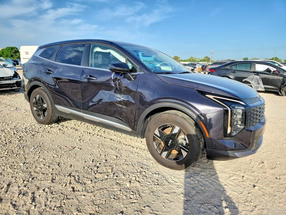 2026 Kia Sportage VIN 5XYK23DF0TG391992 COPART salvage auction — SIDE, Ct - Clean Title, sold $150 on 2026-07-27 (photo 4)