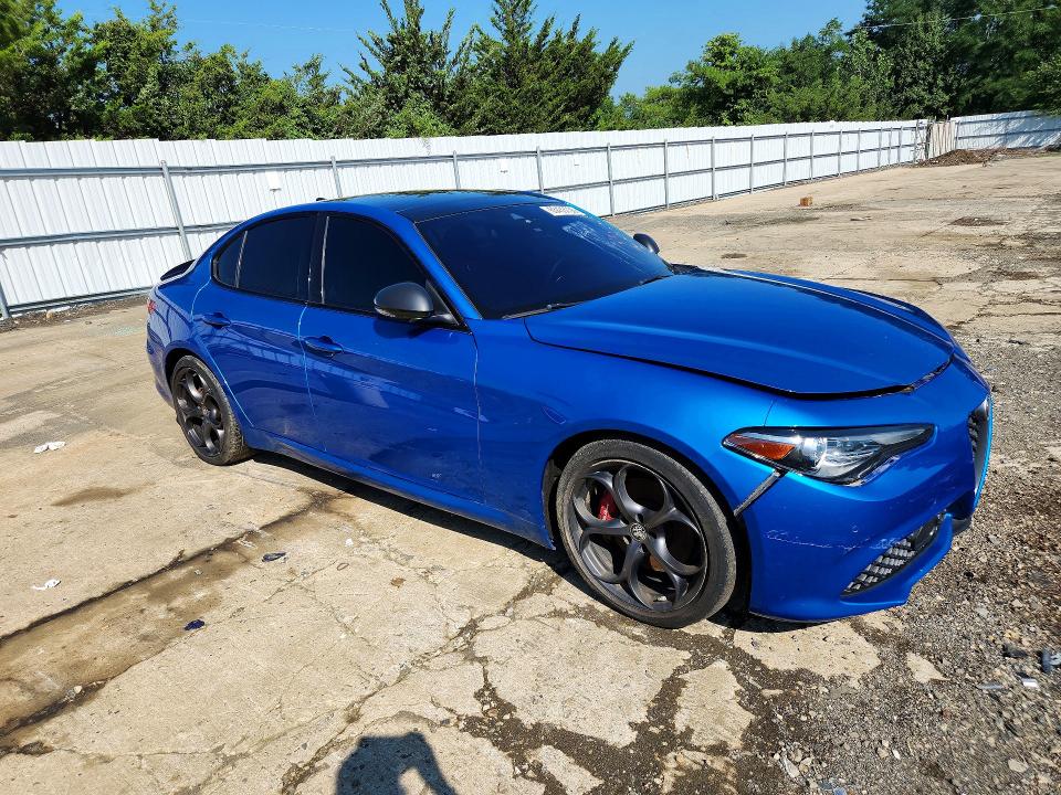 2019 Alfa romeo Giulia VIN ZARFAMBN5K7611956 COPART salvage auction — FRONT END, Wv - Certificate Of Title, sold $6,200 on 2026-08-17 (photo 4)