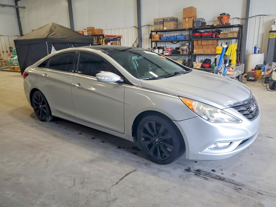 2013 Hyundai Sonata VIN 5NPEC4AB7DH801747 COPART salvage auction — MINOR DENT/SCRATCHES, SC - CERTIFICATE OF TITLE (P), sold $275 on 2026-07-28 (photo 4)