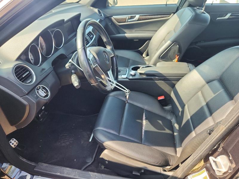 2012 Mercedes-benz C-klasse VIN WDDGF8BB6CA719607 COPART salvage auction — WATER/FLOOD, Qc - Irrecuperable, sold $2,300 on 2026-08-18 (photo 7)