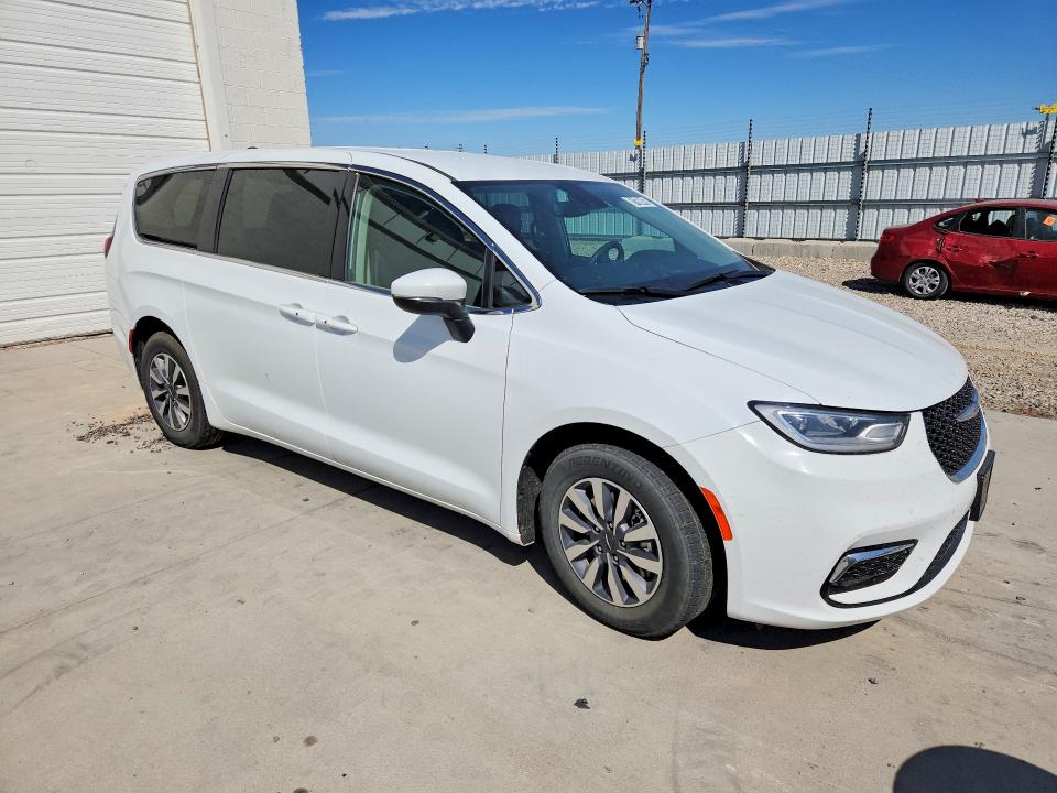 2023 Chrysler Pacifica VIN 2C4RC1L79PR611724 COPART salvage auction — NORMAL WEAR, Ca - Certificate Of Title (P), sold $17,500 on 2026-07-27 (photo 4)
