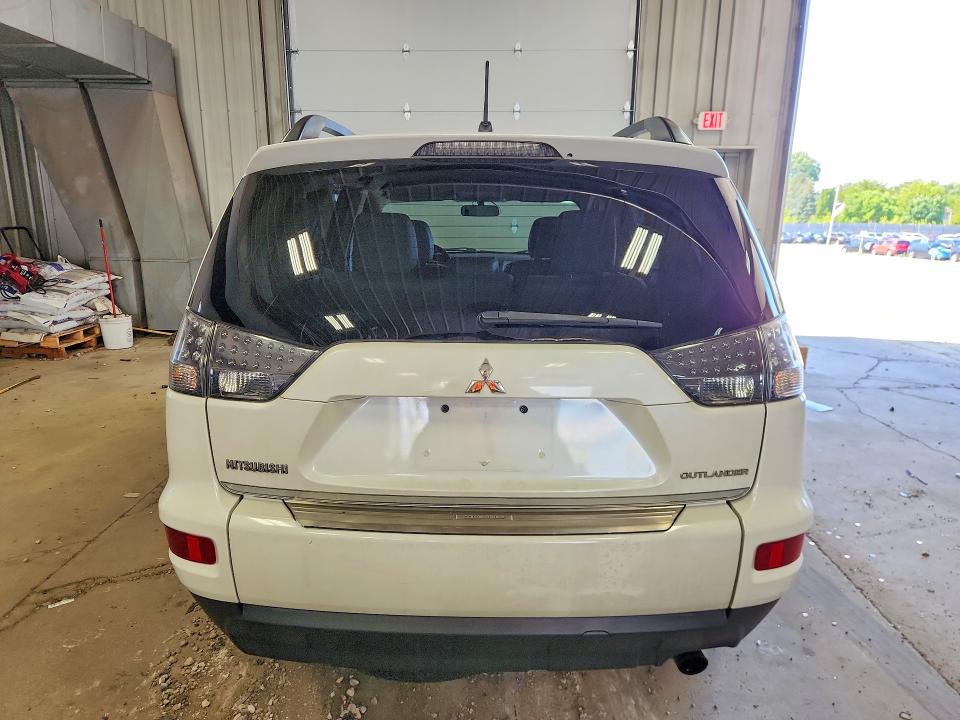 2012 Mitsubishi Outlander VIN JA4AS3AW5CU008055 COPART salvage auction — MINOR DENT/SCRATCHES, Wi - Certificate Of Title, sold $900 on 2026-07-20 (photo 6)