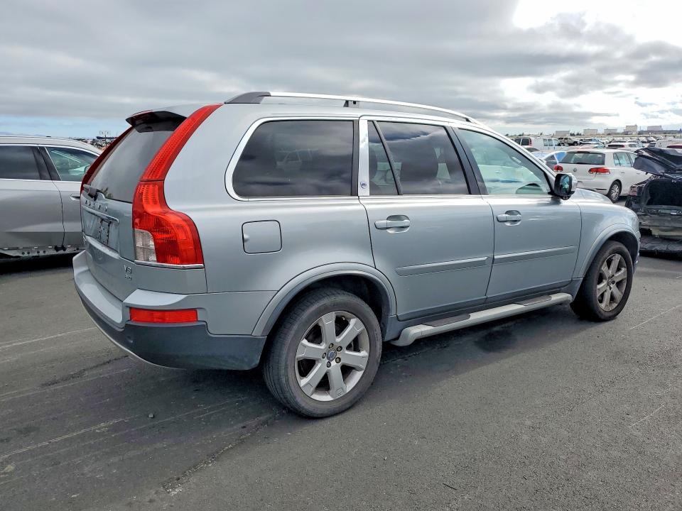 2011 Volvo Xc90 VIN YV4852CZ3B1582664 COPART salvage auction — MINOR DENT/SCRATCHES, CA - DIS/DLR/EXP ONLY CLEAN TITLE, sold $775 on 2026-07-15 (photo 3)