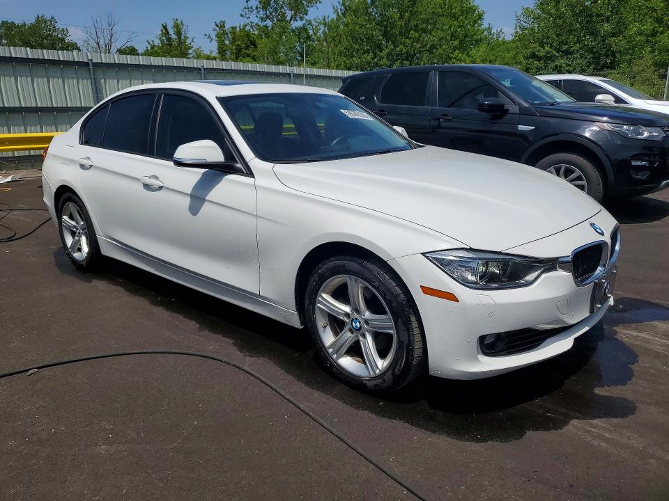 2015 BMW 3er VIN WBA3B5G53FNS18562 COPART salvage auction — MINOR DENT/SCRATCHES, Mi - Dealer Only Clean Title, sold $3,950 on 2026-07-10 (photo 4)