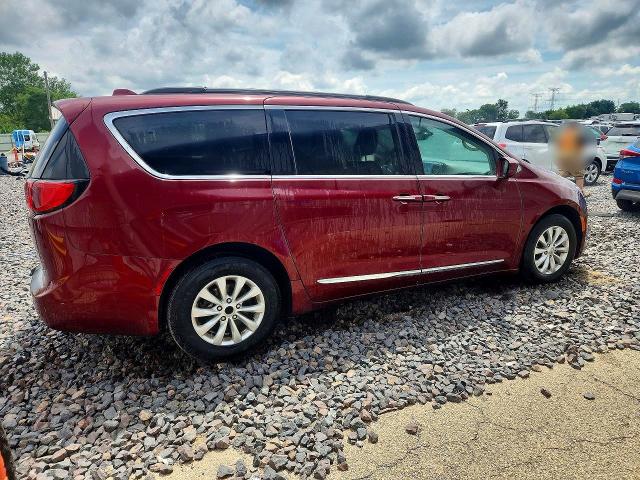 2017 Chrysler Pacifica VIN 2C4RC1BG1HR687859 COPART salvage auction — MINOR DENT/SCRATCHES, Il - Salvage Cert-Flood, sold $1,350 on 2026-08-31 (photo 3)