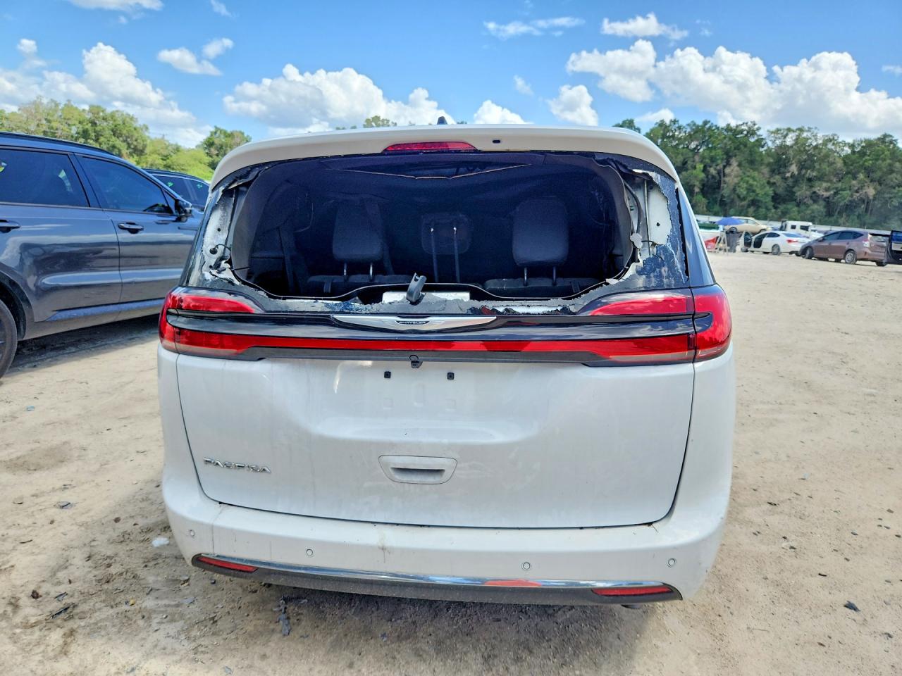 2026 Chrysler Pacifica VIN 2C4RC1BG6TR193389 COPART salvage auction — Front End, FL - CERTIFICATE OF DESTRUCTION, sold $300 on 2026-10-07 (photo 6)
