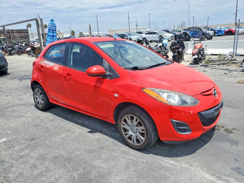 2014 Mazda 2 VIN JM1DE1KZ2E0173532 COPART salvage auction — REAR END, Ca - Salvage Certificate, sold $1,100 on 2026-07-31 (photo 4)