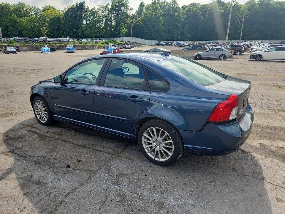 2010 Volvo S40 VIN YV1390MS2A2499821 COPART salvage auction — REAR END, NY - MV-907A SALVAGE CERTIFICATE, sold $475 on 2026-08-20 (photo 2)