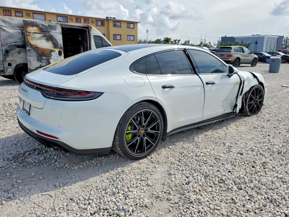 2021 Porsche Panamera VIN WP0AE2A71ML126756 COPART salvage auction — SIDE, Fl - Cert Of Title Slvg Rebuildable, sold $39,750 on 2026-09-15 (photo 3)