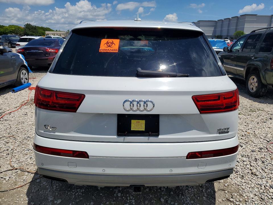 2017 Audi Q7 VIN WA1LAAF79HD003482 COPART salvage auction — WATER/FLOOD, FL - CERTIFICATE OF TITLE, sold $800 on 2026-07-31 (photo 6)