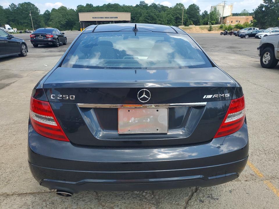 2015 Mercedes-benz C-klasse VIN WDDGJ4HBXFG387171 COPART salvage auction — MINOR DENT/SCRATCHES, Ga - Certificate Of Title (P), sold $3,400 on 2026-07-27 (photo 6)