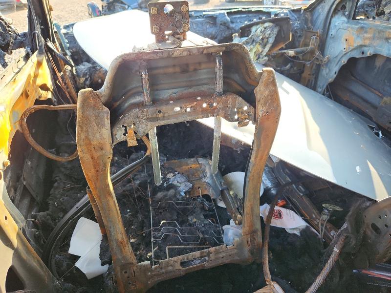 2026 Kia Niro VIN KNDCP3LE3T5328442 COPART salvage auction — BURN, Mo - Junking Certificate, sold $2,100 on 2026-08-24 (photo 8)