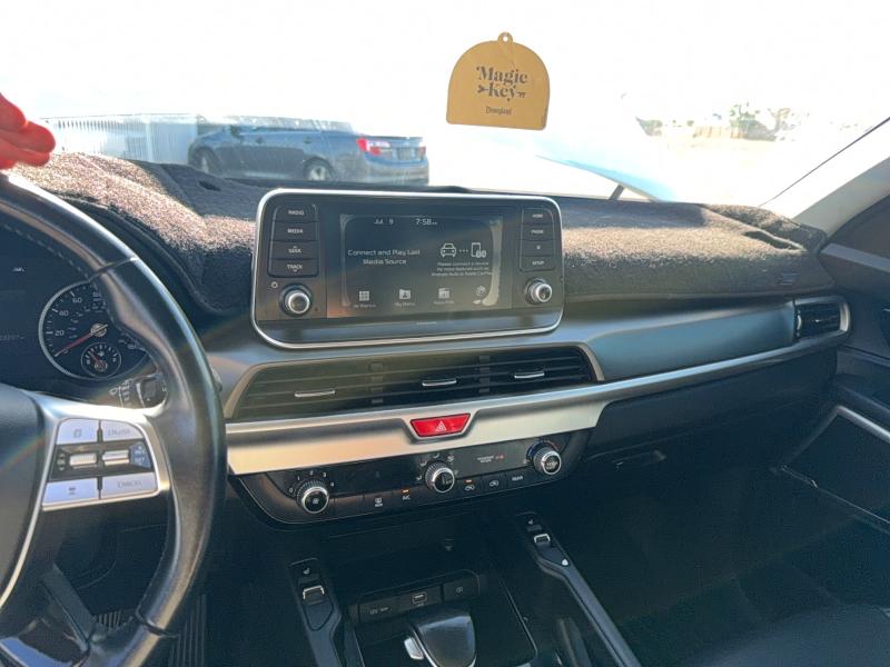 2020 Kia Telluride VIN 5XYP64HC7LG044935 COPART salvage auction — MINOR DENT/SCRATCHES, Az - Cert Of Title - Salvage (P), sold $5,000 on 2026-07-13 (photo 9)