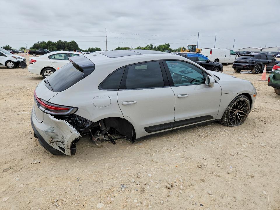2025 Porsche Macan VIN WP1AA2A50SLB07928 COPART salvage auction — REAR END, Tx - Salvage Vehicle Title, sold $23,200 on 2026-08-27 (photo 3)