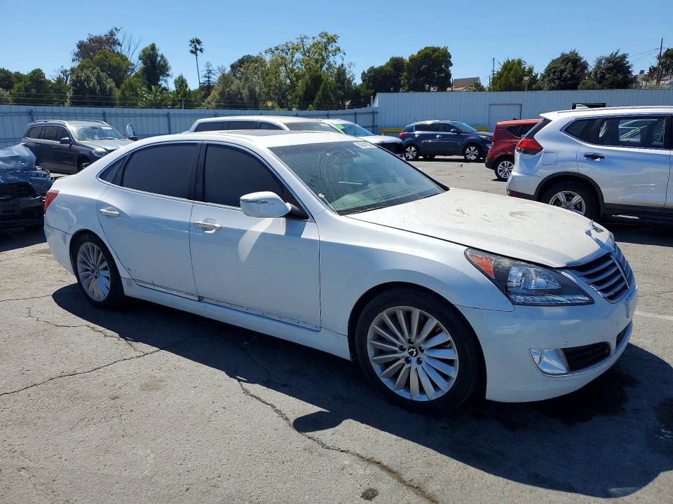2015 Hyundai Equus VIN KMHGH4JH0FU098561 COPART salvage auction — MINOR DENT/SCRATCHES, Ca - Dis/Dlr/Exp App For Dup Clean, sold $1,500 on 2026-07-31 (photo 4)