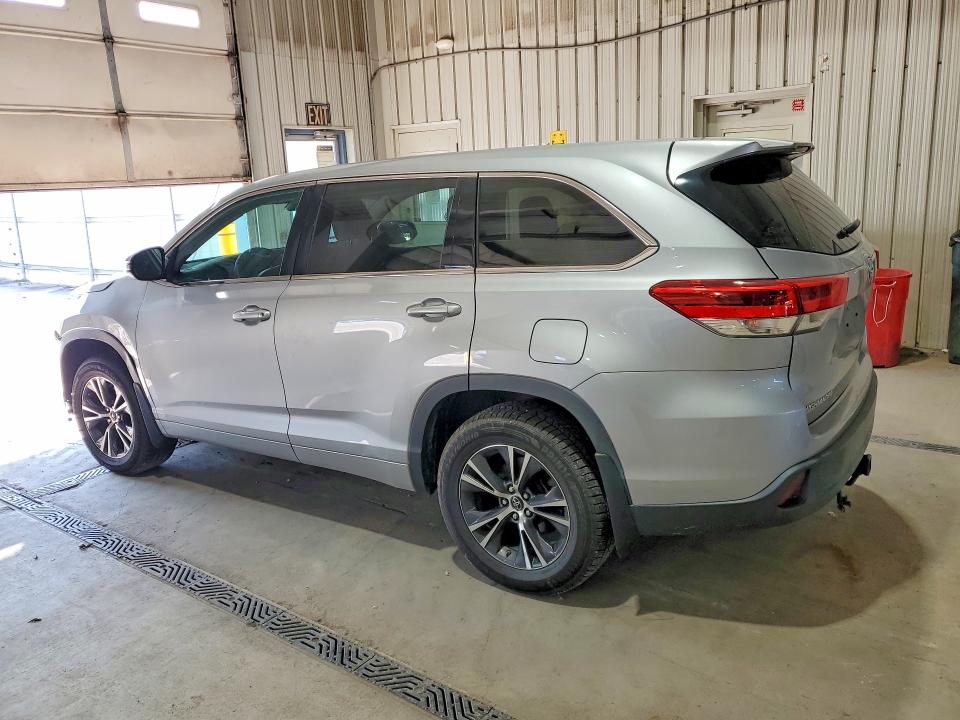 2018 Toyota Highlander VIN 5TDBZRFH5JS805880 COPART salvage auction — FRONT END, Pa - Certificate Of Salvage, sold $8,600 on 2026-07-20 (photo 2)