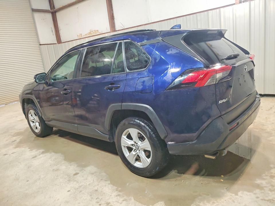 2021 Toyota Rav4 VIN 2T3P1RFV5MW152523 COPART salvage auction — MINOR DENT/SCRATCHES, TX - CERTIFICATE OF TITLE, sold $10,400 on 2026-07-28 (photo 2)