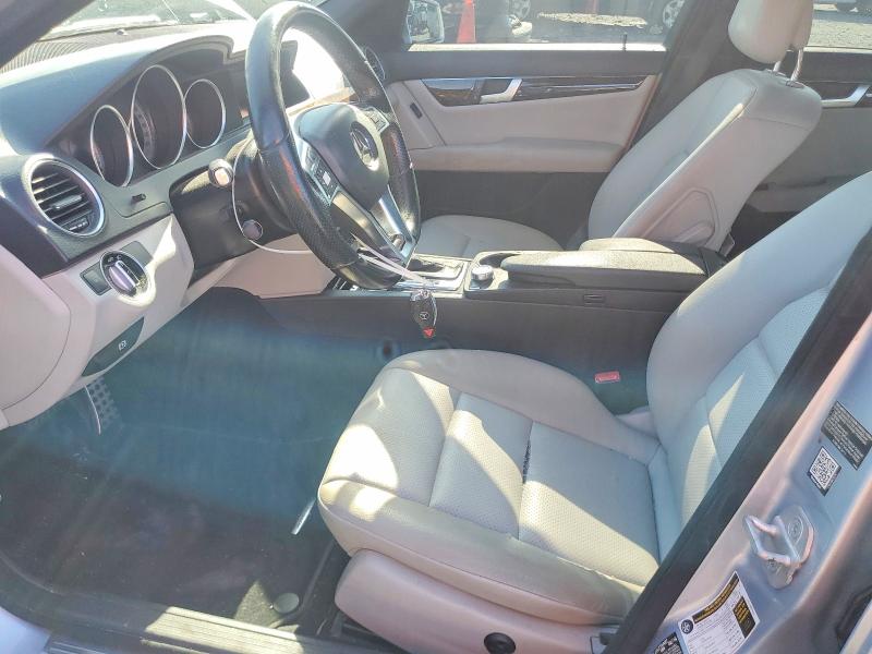 2014 Mercedes-benz C-klasse VIN WDDGF4HB0EA948092 COPART salvage auction — NORMAL WEAR, Fl - Certificate Of Title, sold $375 on 2026-08-04 (photo 7)