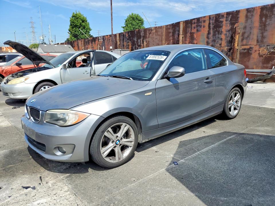 2012 BMW 1er VIN WBAUP9C56CVL91362 COPART salvage auction — MINOR DENT/SCRATCHES, CA - DIS/DLR/EXP ONLY CLEAN TITLE, sold $725 on 2026-07-24 (photo 1)